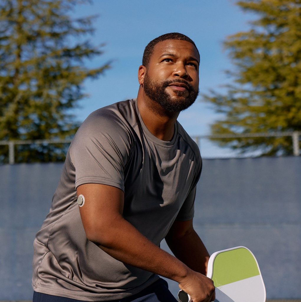 Male-Pickleball-Player-Wearing-Stelo-by-Dexcom